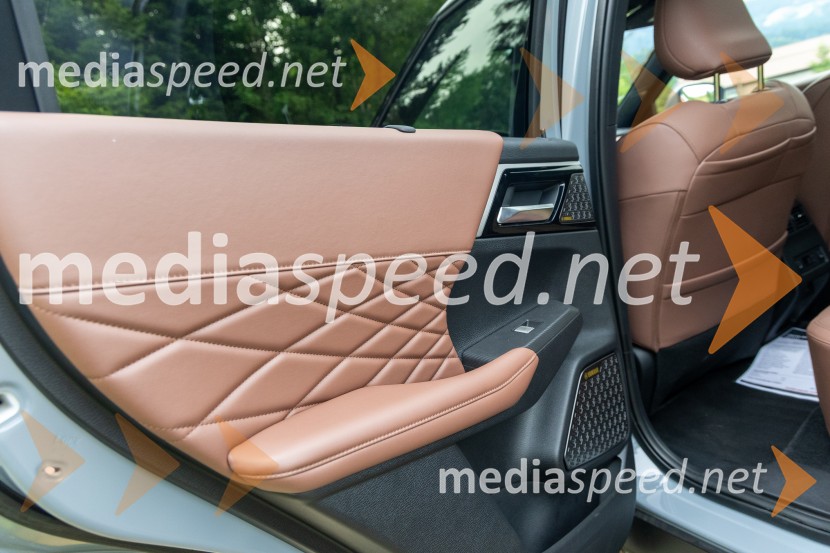 MITSUBISHI Outlander PHEV Instyle