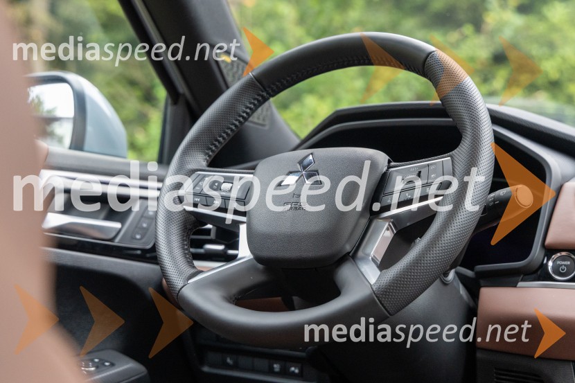 MITSUBISHI Outlander PHEV Instyle