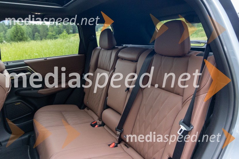 MITSUBISHI Outlander PHEV Instyle