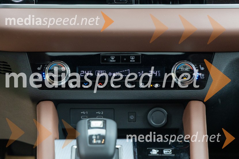 MITSUBISHI Outlander PHEV Instyle