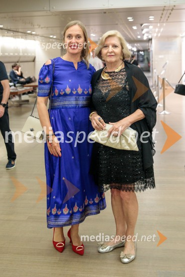  Alenka Slavinec, fotografinja;  Darja Bavdaž Kuret, državna sekretarka na zunanjem ministrstvuLa Fura dels Baus, Joseph Haydn: Stvarjenje na 73. Ljubljana Festivalu