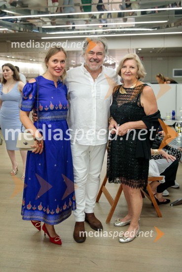  Alenka Slavinec, fotografinja;  ... ;  Darja Bavdaž Kuret, državna sekretarka na zunanjem ministrstvuLa Fura dels Baus, Joseph Haydn: Stvarjenje na 73. Ljubljana Festivalu