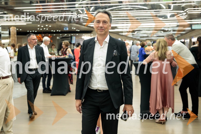  Tomislav Čizmić, predsednik poslovodstva družbe, Telemach Slovenija d.o.o.La Fura dels Baus, Joseph Haydn: Stvarjenje na 73. Ljubljana Festivalu