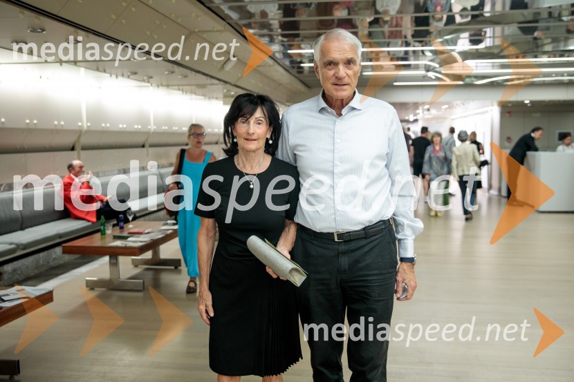  Katarina Sibinčič, odvetnica;  Slobodan Sibinčič , generalni sekretar Evropskega združenja poslovnih medijev, predsednik sveta Managerskih koncertov, Švedski generalni častni konzulLa Fura dels Baus, Joseph Haydn: Stvarjenje na 73. Ljubljana Festivalu