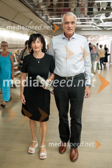  Katarina Sibinčič, odvetnica;  Slobodan Sibinčič , generalni sekretar Evropskega združenja poslovnih medijev, predsednik sveta Managerskih koncertov, Švedski generalni častni konzulLa Fura dels Baus, Joseph Haydn: Stvarjenje na 73. Ljubljana Festivalu