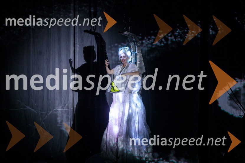  Alba Férnandez-Cano, solistkaLa Fura dels Baus, Joseph Haydn: Stvarjenje na 73. Ljubljana Festivalu