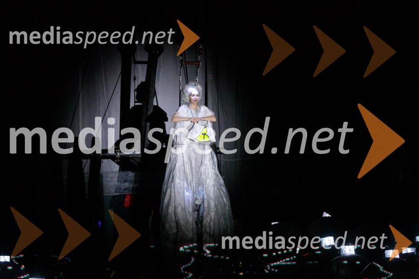  Alba Férnandez-Cano, solistkaLa Fura dels Baus, Joseph Haydn: Stvarjenje na 73. Ljubljana Festivalu