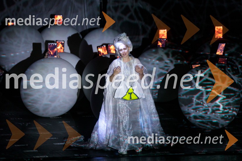  Alba Férnandez-Cano, solistkaLa Fura dels Baus, Joseph Haydn: Stvarjenje na 73. Ljubljana Festivalu