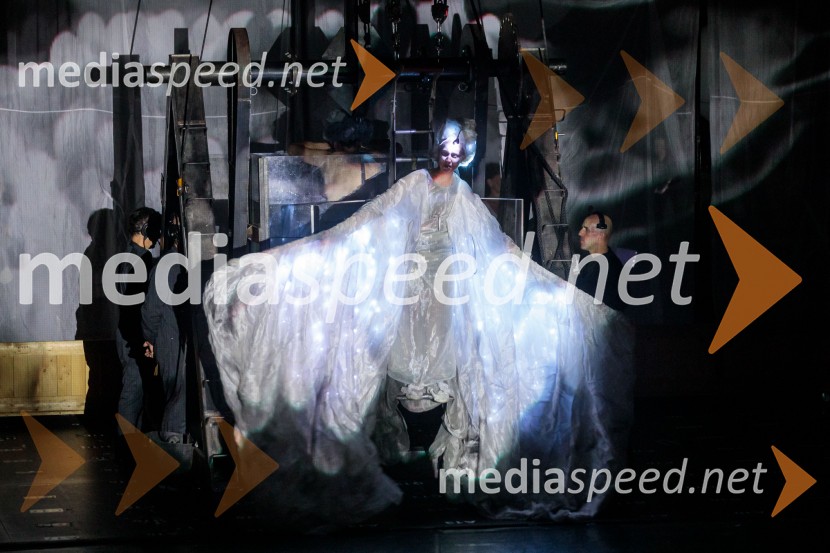  Alba Férnandez-Cano, solistkaLa Fura dels Baus, Joseph Haydn: Stvarjenje na 73. Ljubljana Festivalu