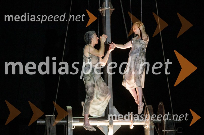  Toni Marsol, solist;  Alba Férnandez-Cano, solistkaLa Fura dels Baus, Joseph Haydn: Stvarjenje na 73. Ljubljana Festivalu