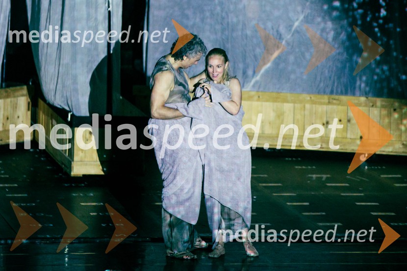  Toni Marsol, solist;  Alba Férnandez-Cano, solistkaLa Fura dels Baus, Joseph Haydn: Stvarjenje na 73. Ljubljana Festivalu