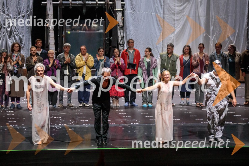  Toni Marsol, solist;  Josep Vicent, dirigent;  Alba Férnandez-Cano, solistka;  Víctor Sordo, solistLa Fura dels Baus, Joseph Haydn: Stvarjenje na 73. Ljubljana Festivalu