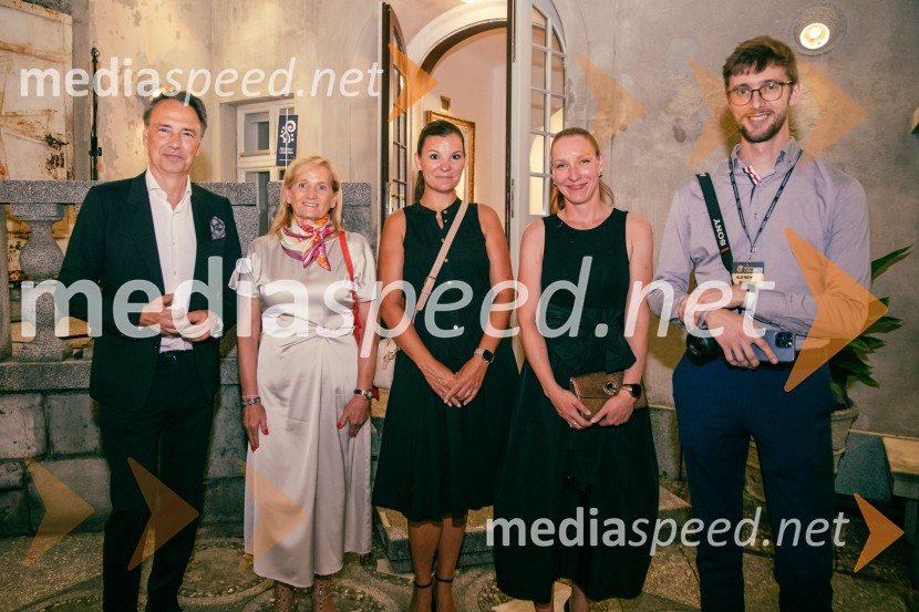  Tomislav Čizmić, predsednik poslovodstva družbe, Telemach Slovenija d.o.o.;  ... ;  ... ;  ... ;  ... La Fura dels Baus, Joseph Haydn: Stvarjenje na 73. Ljubljana Festivalu