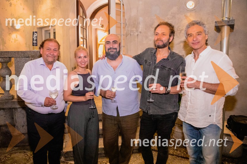  Darko  Brlek, direktor in umetniški vodja, Festival Ljubljana;  Alba Férnandez-Cano, solistka;  Víctor Sordo, solist;  Josep Vicent, dirigent;  ... La Fura dels Baus, Joseph Haydn: Stvarjenje na 73. Ljubljana Festivalu