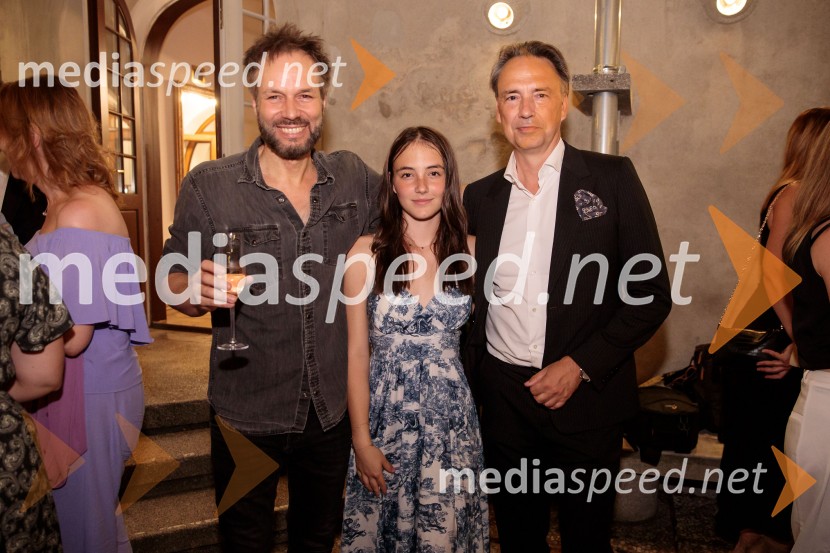  Josep Vicent, dirigent;  ... ;  Tomislav Čizmić, predsednik poslovodstva družbe, Telemach Slovenija d.o.o.La Fura dels Baus, Joseph Haydn: Stvarjenje na 73. Ljubljana Festivalu