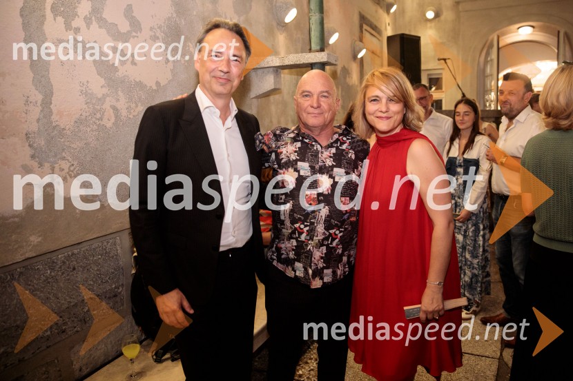  Tomislav Čizmić, predsednik poslovodstva družbe, Telemach Slovenija d.o.o.;  Carlus  Padrissa, režiser;  Manca Majeršič Sevšek, dramaturginjaLa Fura dels Baus, Joseph Haydn: Stvarjenje na 73. Ljubljana Festivalu