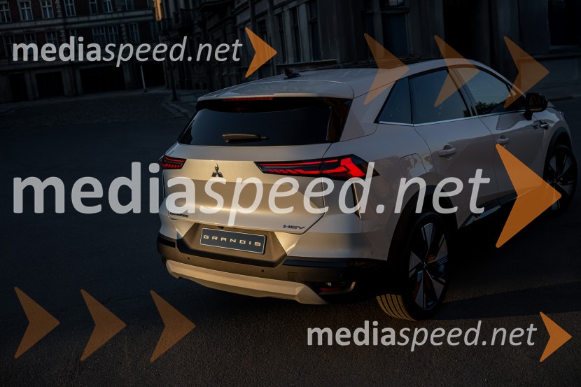Mitsubishi Grandis: Nova doba prostorne elegance