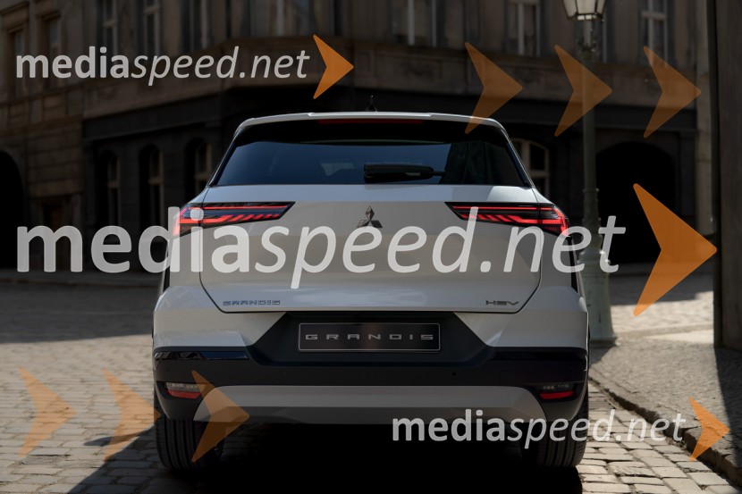 Mitsubishi Grandis: Nova doba prostorne elegance