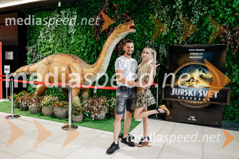  Aljaž  Gazdek;  Riya Damyanti, pevka, tiktokerkaAction Night s filmom Jurski svet: preporod v Cineplexx Ljubljana