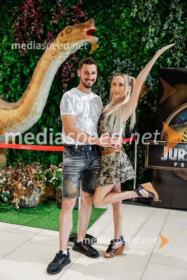  Aljaž  Gazdek;  Riya Damyanti, pevka, tiktokerkaAction Night s filmom Jurski svet: preporod v Cineplexx Ljubljana