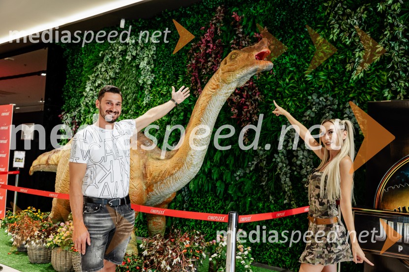  Aljaž  Gazdek;  Riya Damyanti, pevka, tiktokerkaAction Night s filmom Jurski svet: preporod v Cineplexx Ljubljana