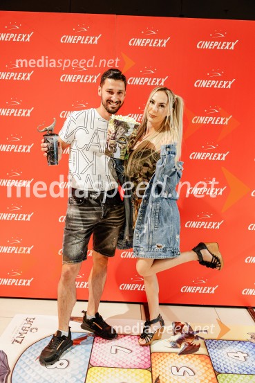  Aljaž  Gazdek;  Riya Damyanti, pevka, tiktokerkaAction Night s filmom Jurski svet: preporod v Cineplexx Ljubljana