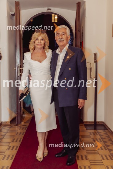  Darja Kuhar Kotnik, soustanoviteljica in podpredsednica Društva za zdravje naroda;  Rajko Kotnik, bivši poslovni direktor Cankarjevega doma, dosedanji predsednik Lions kluba Ljubljana RožnikVečer na Festivalu Ljubljana s Terme Dobrna