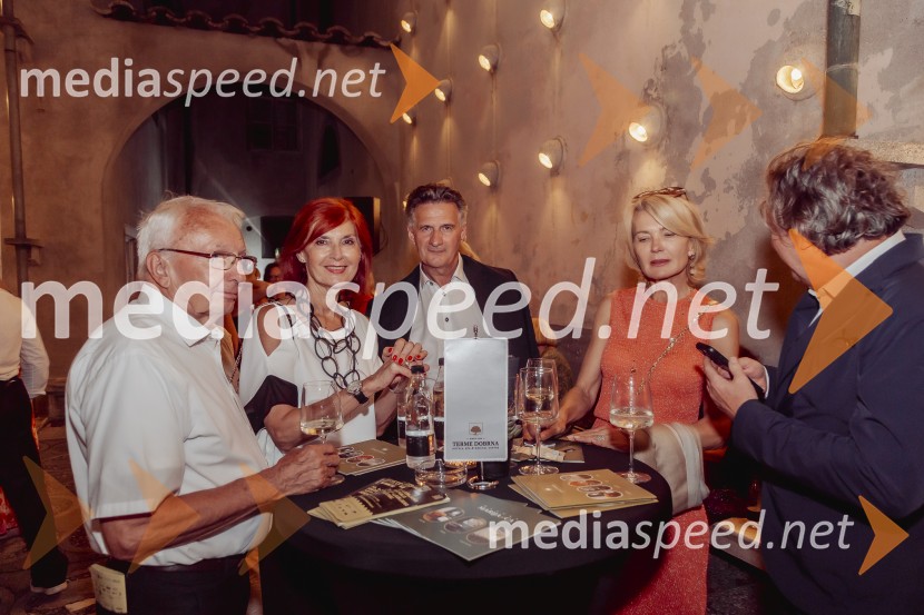 dr. Peter Kamien;  Darinka Pavlič Kamien, strokovnjakinja za komuniciranje;  ... ;  Nevenka Črešnar Pergar, lastnica in direktorica podjetja NP Consulting;  Dušan Korošec, odvetnikVečer na Festivalu Ljubljana s Terme Dobrna