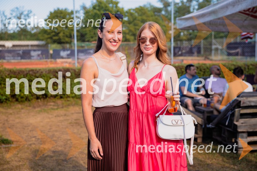  Sara Mitrović, višja pravna svetovalka, Mercator;  Klara Eva KukovičičAmCham x Nomago Open teniški turnir in piknik 2025
