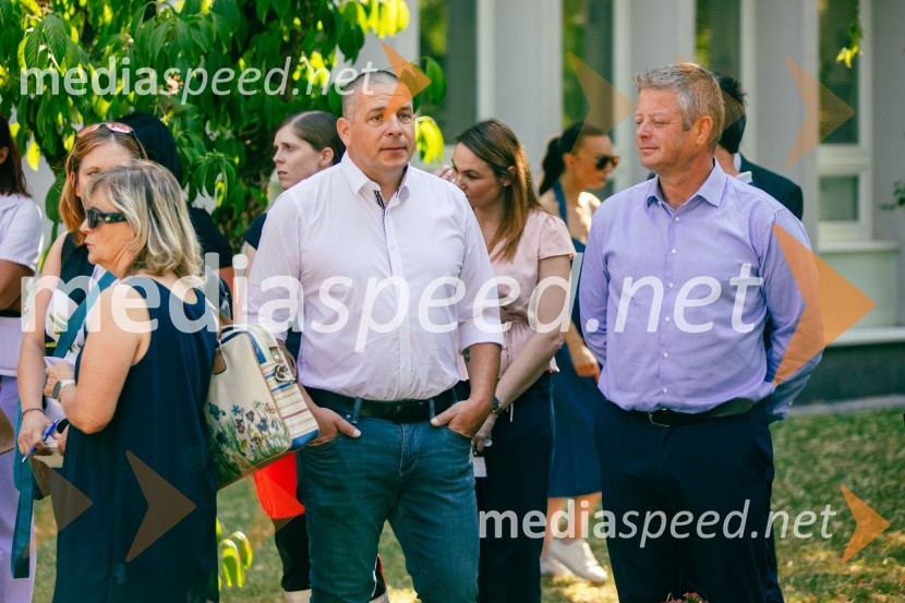  Samo Trpin, direktor BMW Motorrad Slovenija;  ... Predaja reševalnega motorja BMW Zdravstvenemu domu Bled