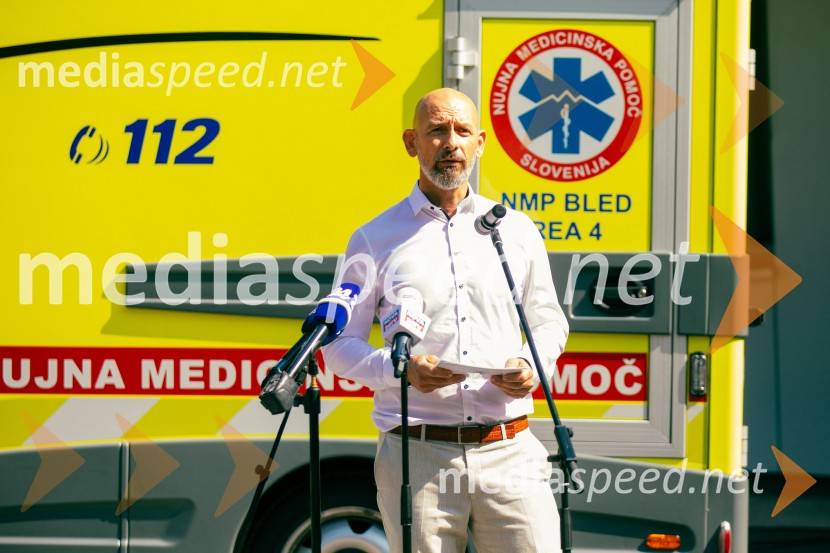  Aleš Suhorepec, BMW SloveniaPredaja reševalnega motorja BMW Zdravstvenemu domu Bled