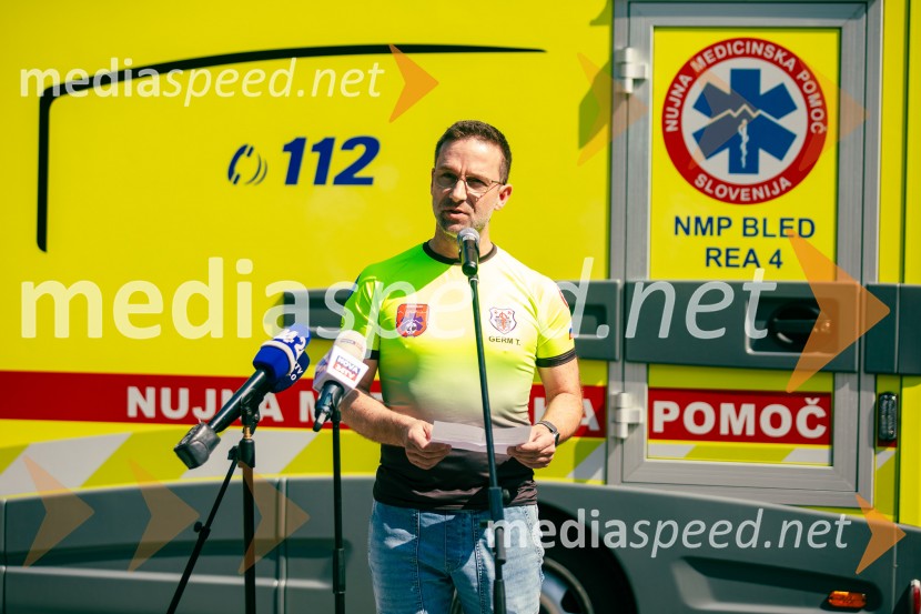  Thomas Germ, predsednik Sekcije reševalcev v zdravstvuPredaja reševalnega motorja BMW Zdravstvenemu domu Bled