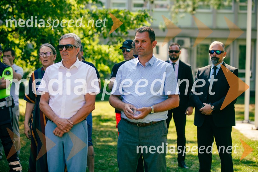 Predaja reševalnega motorja BMW Zdravstvenemu domu Bled