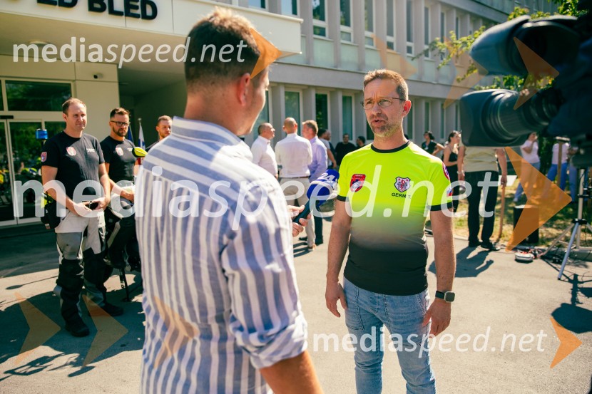  Thomas Germ, predsednik Sekcije reševalcev v zdravstvuPredaja reševalnega motorja BMW Zdravstvenemu domu Bled