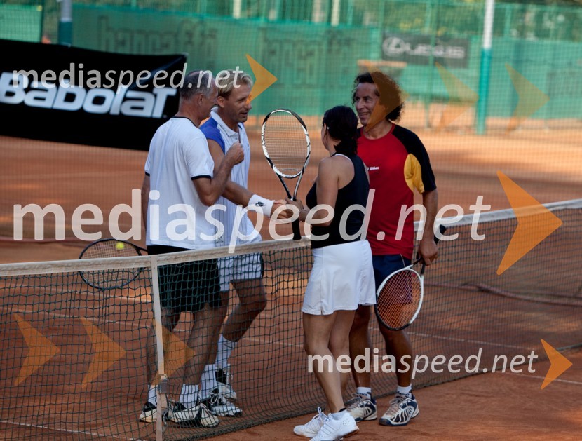 ..., Erazem B. Pintar, podjetnik, Bojan Glavič, novinar časopisa Dnevnik in Ksenija Jeras, soproga Andreja Jerasa, predsednika teniškega kluba SlovanTeniški turnir Tivoli Cup 2009
