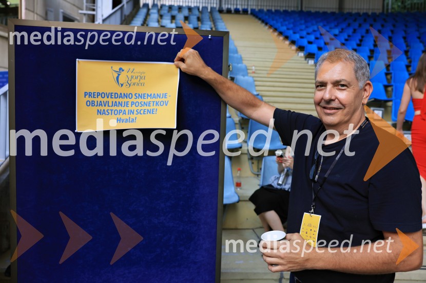  Borut Bažec, direktor, Avditorij Portorož44. festival Melodije morja in sonca, zmagovalec Dare Kaurič