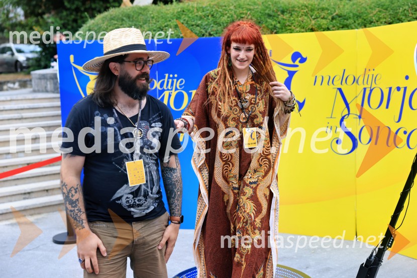  Boštjan Pertinač, kantavtor;  ... 44. festival Melodije morja in sonca, zmagovalec Dare Kaurič