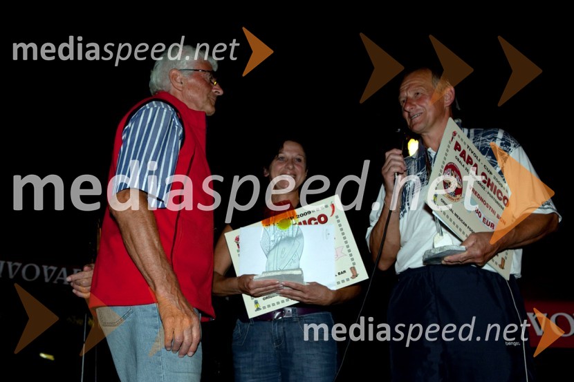 Peter Šefman, predsednik teniškega kluba Olimpija, Medeja Gec in Franc Bračič, dobitnika nagrade za osvojeno 2. mestoTeniški turnir Tivoli Cup 2009