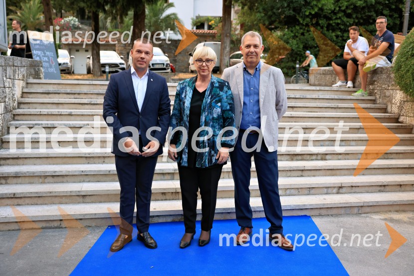  Christian Poletti, podžupan, Občina Piran; dr. Nataša Pirc Musar, predsednica Republike Slovenije;  Borut Bažec, direktor, Avditorij Portorož44. festival Melodije morja in sonca, zmagovalec Dare Kaurič