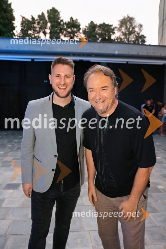  Gregor Ravnik, pevec;  Patrik Greblo, dirigent44. festival Melodije morja in sonca, zmagovalec Dare Kaurič