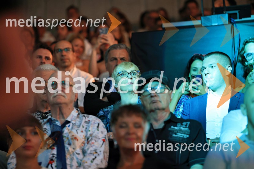 dr. Nataša Pirc Musar, predsednica Republike Slovenije; dr. Nataša Pirc Musar, predsednica Republike Slovenije44. festival Melodije morja in sonca, zmagovalec Dare Kaurič