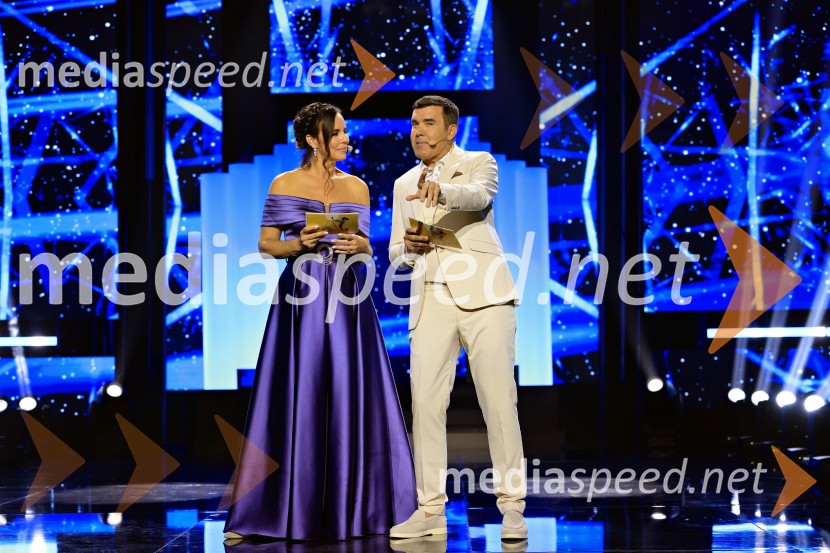  Lorella Flego, voditeljica;  Mario Galunič, TV voditelj44. festival Melodije morja in sonca, zmagovalec Dare Kaurič