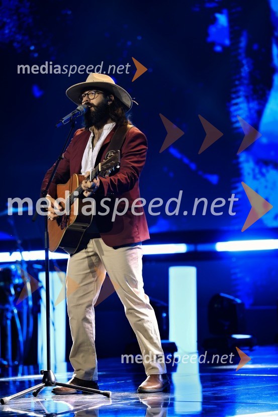  Boštjan Pertinač, kantavtor44. festival Melodije morja in sonca, zmagovalec Dare Kaurič