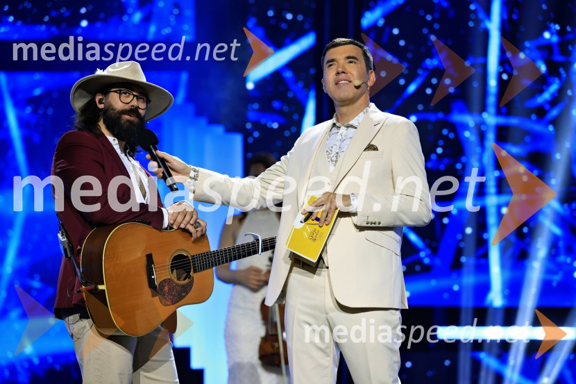  Boštjan Pertinač, kantavtor;  Mario Galunič, TV voditelj44. festival Melodije morja in sonca, zmagovalec Dare Kaurič