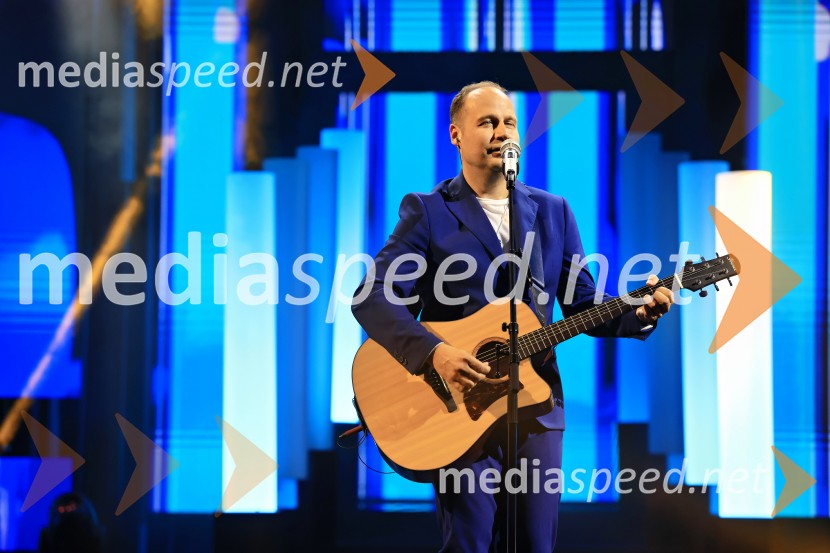  Aleksander Novak, glasbenik44. festival Melodije morja in sonca, zmagovalec Dare Kaurič