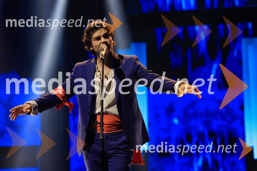  Patrik Mrak, pevec in kitarist44. festival Melodije morja in sonca, zmagovalec Dare Kaurič