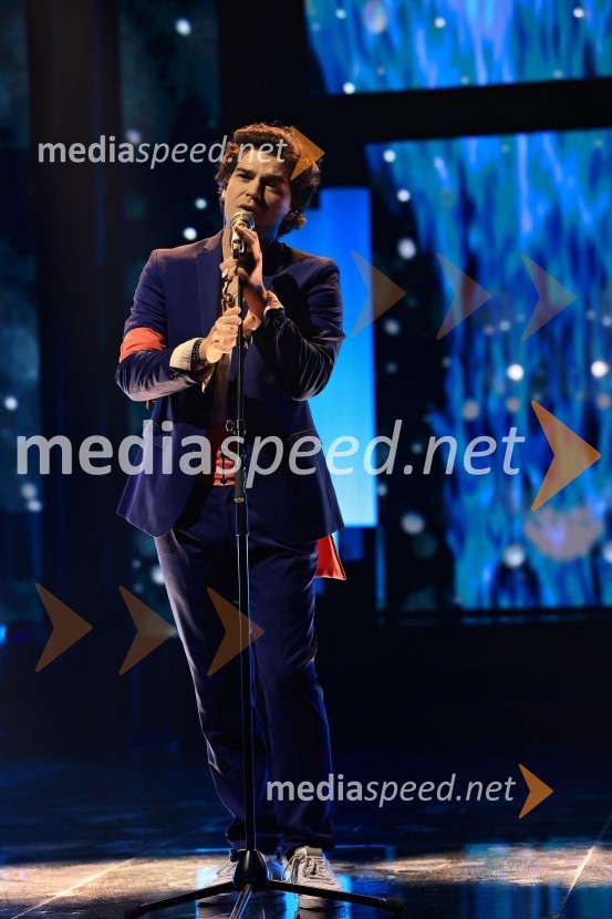  Patrik Mrak, pevec in kitarist44. festival Melodije morja in sonca, zmagovalec Dare Kaurič