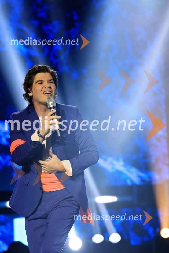  Patrik Mrak, pevec in kitarist44. festival Melodije morja in sonca, zmagovalec Dare Kaurič