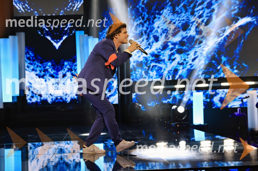  Patrik Mrak, pevec in kitarist44. festival Melodije morja in sonca, zmagovalec Dare Kaurič