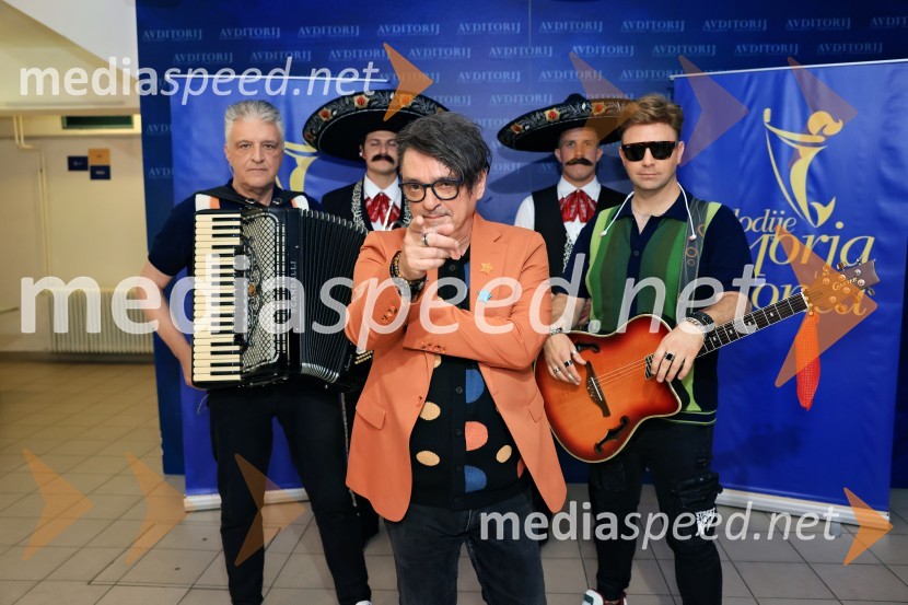  Stefano Bembi, glasbenik;  Dare Kaurič, pevec;  Nikola Klavžar, glasbeni producent, glasbenik44. festival Melodije morja in sonca, zmagovalec Dare Kaurič